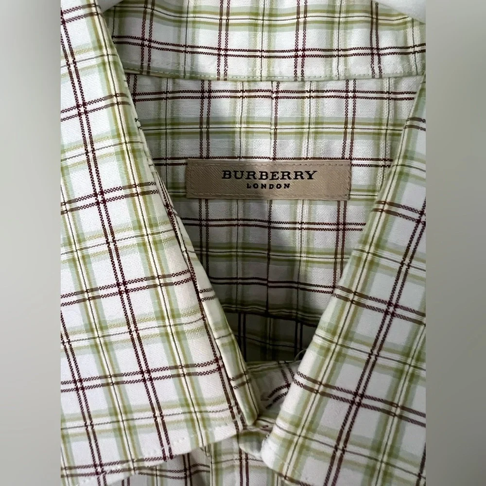 LIKE NEW CONDITION BURBERRY PLAID SHIRT SIZE LARGE - Picture 6 of 9